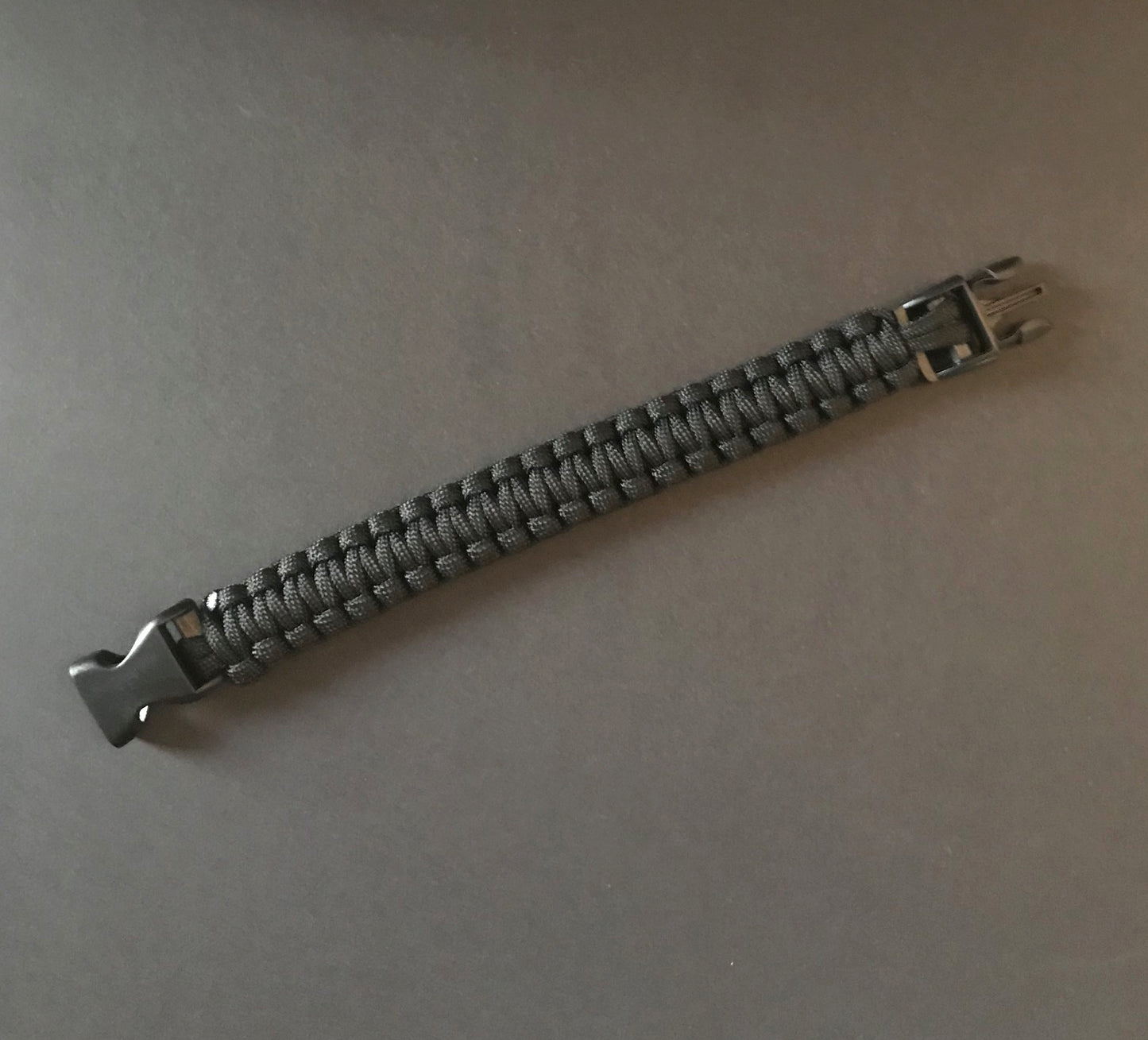 Überlebens-Armband schwarz